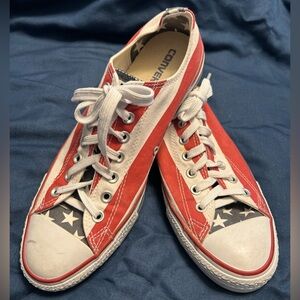 Converse All Star flag men’s tennis shoes,and blue with stars. Size 9.5